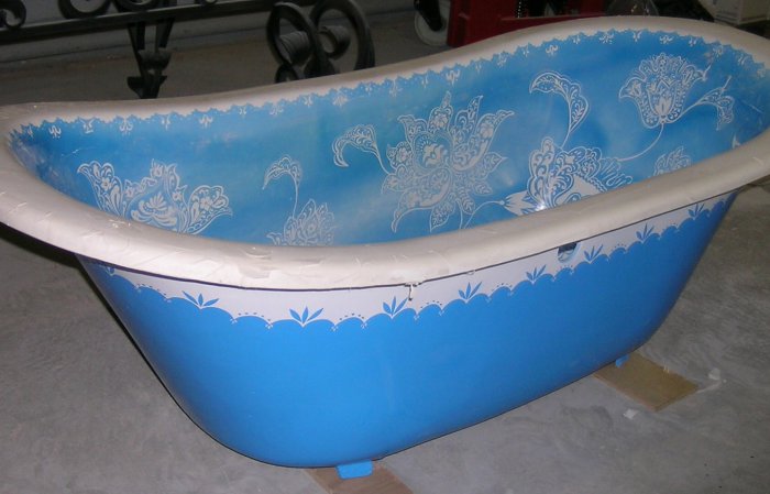 Цветная ванна чугунная с рисунком