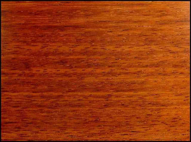 Текстура древесины мербау
