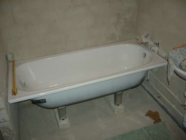 Важно, чтобы углы ванной комнаты были прямыми, тогда сантехника будет установлена ровно и точно