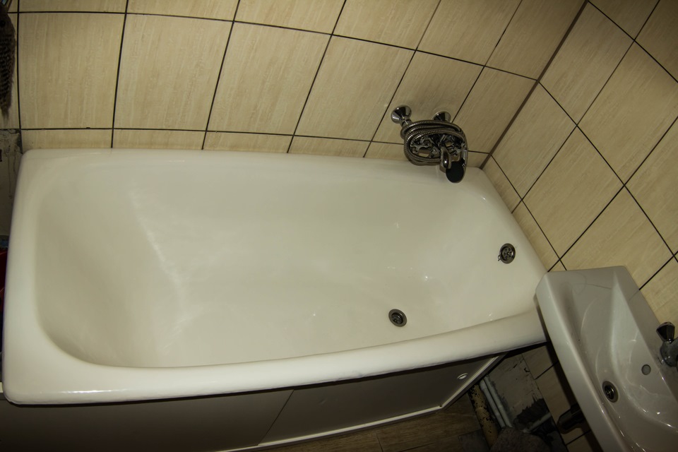 Чугунная ванна пристенная - фото