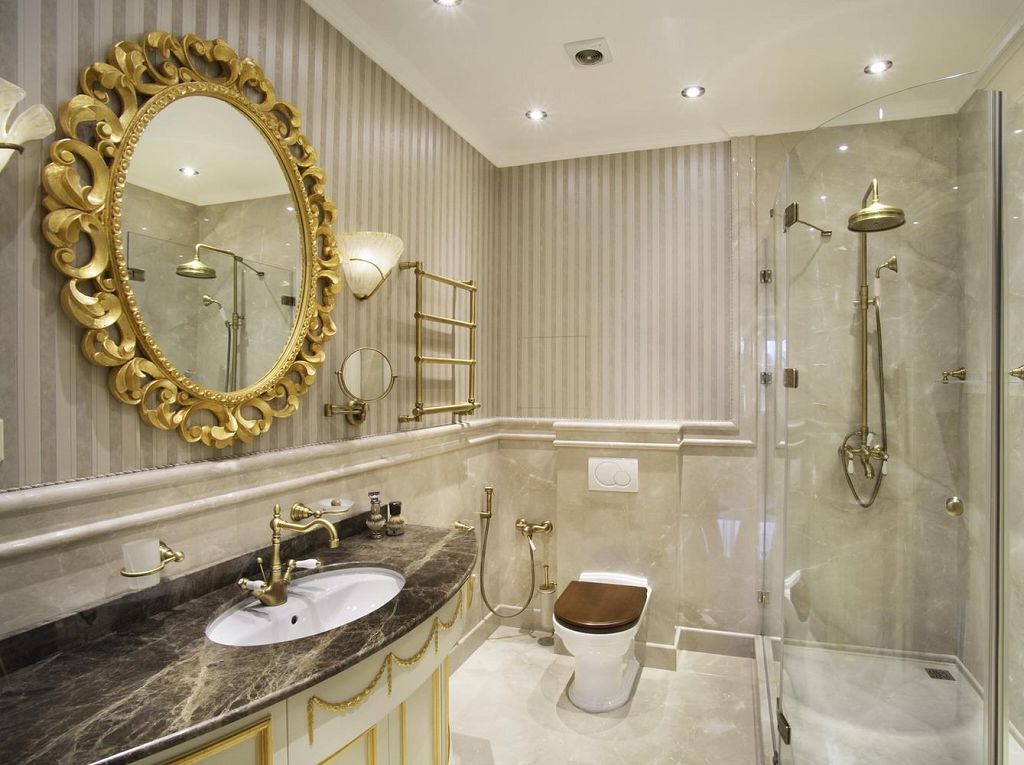 Круглое зеркало в ванной кКруглое зеркало в ванной комнате с подсветкоймнате с подсветкой