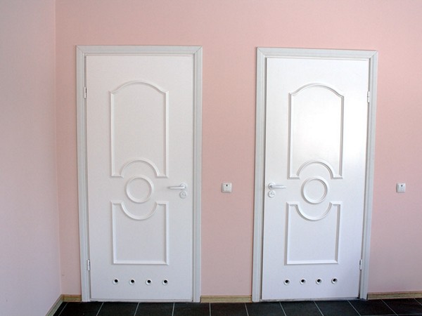 Металлопластиковые двери для ванной