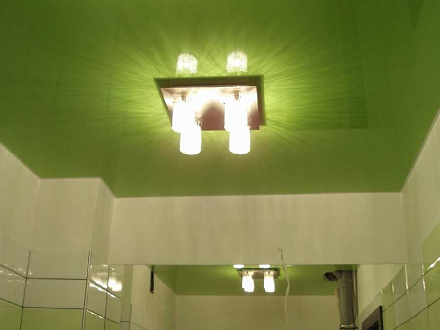 Натяжной потолок зеленого цвета