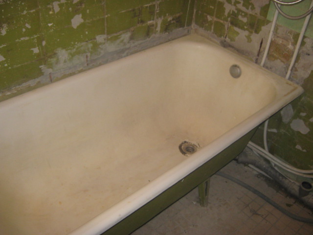 Чугунную ванну можно встретить в любом доме советской постройки