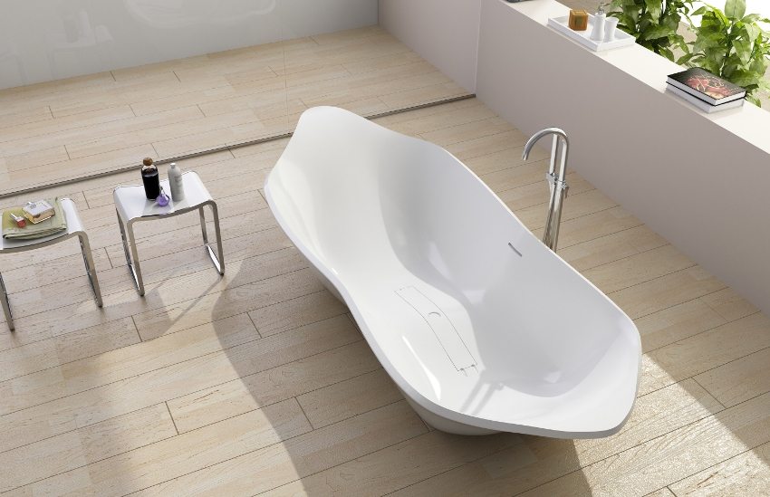 Отдельностоящая ванна сложной геометрической формы